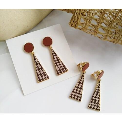 Retro Temperament Houndstooth Cloth Geometric Triangle Clip Earrings Simple Long Brown Geometric Clip Earrings Without Piercing