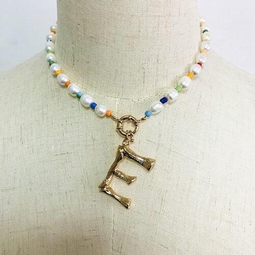 Bohemian Pearl Necklace 24 Letter Pendant Necklace Womens Glamour Jewelry Baroque Fashion Wholesale Short Necklace 2020 New