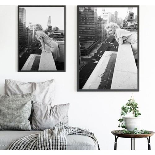 Black White Vintage Canvas Poster Monroe over the balcony of the Ambassador Hotel in New York City Prints Actress Art Painting