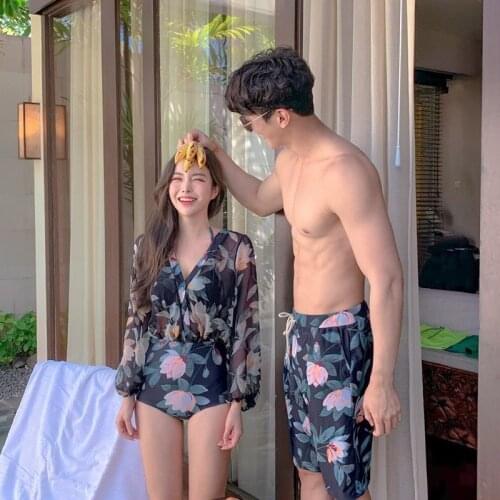 2021 Couple Swimsuit Korea One-Piece Swimsuit Long Sleeve Slim Conservative Swimsuit Hot Spring Swimsuit