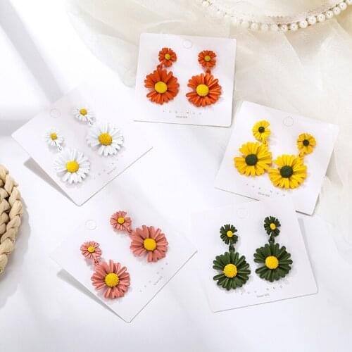 New Fashion Jewelry Cute Metal Colorful Little Daisy Earrings For Women Sweet Stud Earrings Fashion Accessories