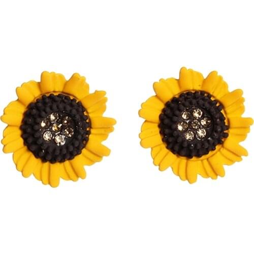 New 1 Pair Golden Sunflowers Earrings For Women Fresh Charming Lovely Cute Simplicity Style Daisy Flower Trendy Ear Studs