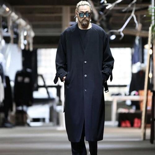 South Korean fashion brand ByTheR mens new v-neck single-row button loose long version of the Korean fashion coat