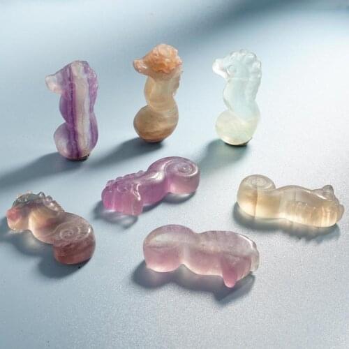 1pc Random Natural Rainbow Fluorite Seahorse Hippocampus Quartz Gift Crafts Stone Animal Carving Pendant Carved Crystal Hea K0W1