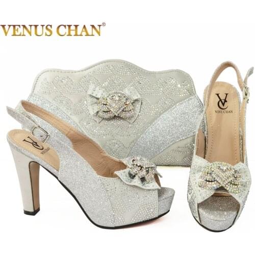 2021 African Hot Selling Special Crysral Decoration Style Italian Design Silver Color Elegant Women Shoes and Bag Set for Party
