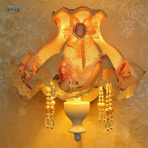 European Pastoral Princess House Wall Lamps Lace Lampshade for Wedding Room Bedroom Art Deco Bedside Lamp Vanity Lights Led E27