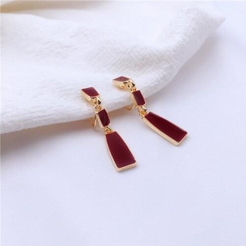 Earrings French wine red retro Hong Kong style temperament long tassel ear clip without pierced female round face was thin