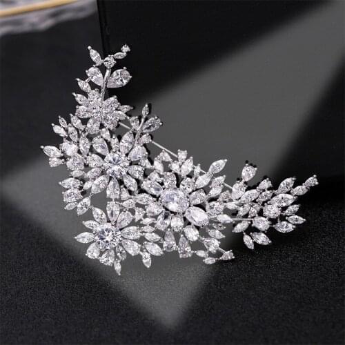 Korean hot-selling high end zircons flower brooch for female crystal brooch personality wild temperament silk scarf buckle pin j