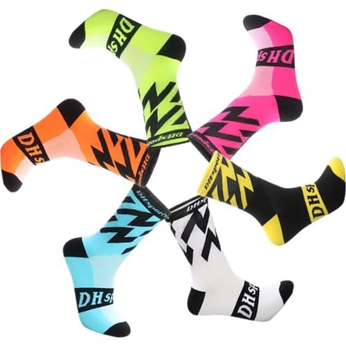 New High Quality Men Women Breathable Outdoor Bike Sports Socks Basketball Running Gym Many Colors Breathable And Wicking Socks
