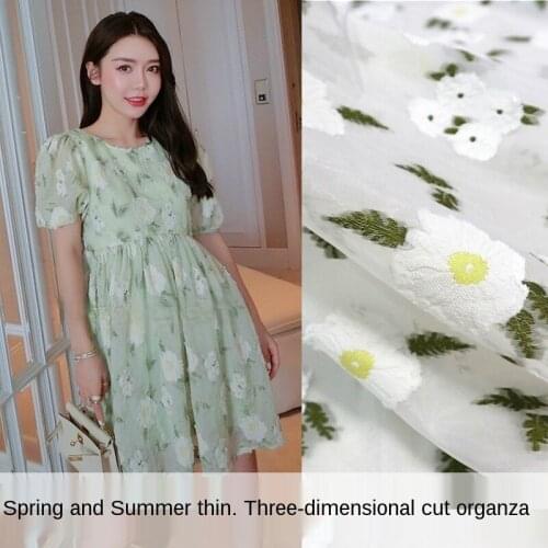 Spring and summer elegant three-dimensional cut flower yarn-dyed organza fabric, sewing fabric factory shop is not out of stock