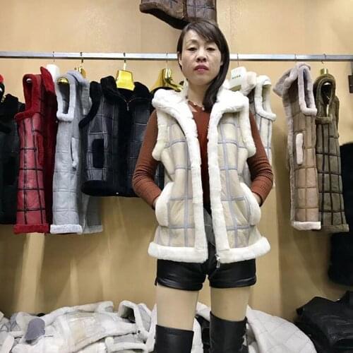 2020 new fashion real sheep shearing fur vest female pure sheepskin waistcoat shoulder windproof jacket