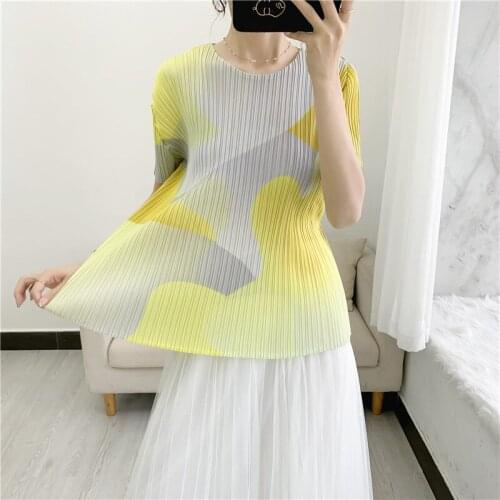 Summer Fashion Print Round Neck Miyak Pleated T-shirt Women Short Sleeve Slim Basic Top 2021 Female Large Size Casual Pullover