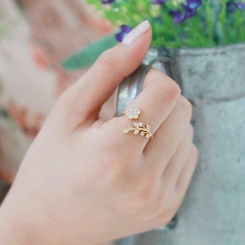 Fashion Temperament Inlaid Rhinestones Twisted Leaves Flowers Opening Ring Sweet Romantic Wedding Ring Valentines Day Gift