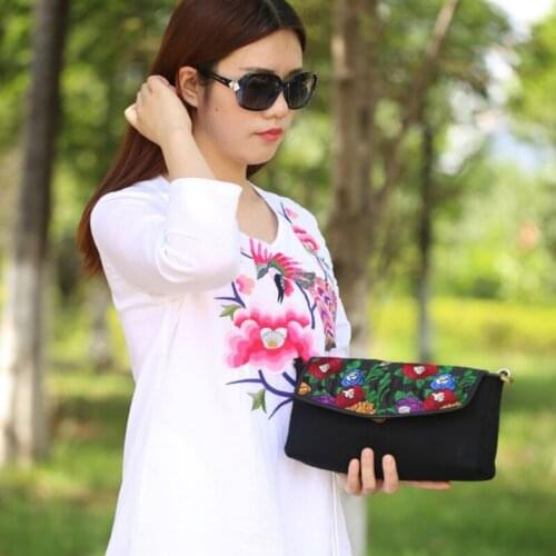 Female Chinese style embroidery crossbody bags Newest national style ladies flip mobile phone handbag special womens tote bag