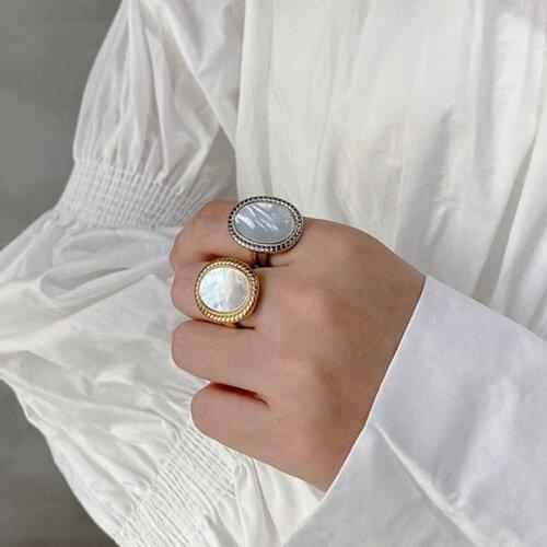 Silvology 925 Sterling Silver Shell Rings Round High Quality Western Fashion Rings for Women Silver 925 Luxury Jewelry Designers