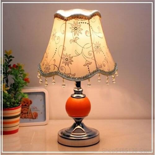 European Vintage Table Lamp Living Room Bedroom Bedside Study Dining Room Modern Led Standing Light Fabric Lampshade Desk Lamp