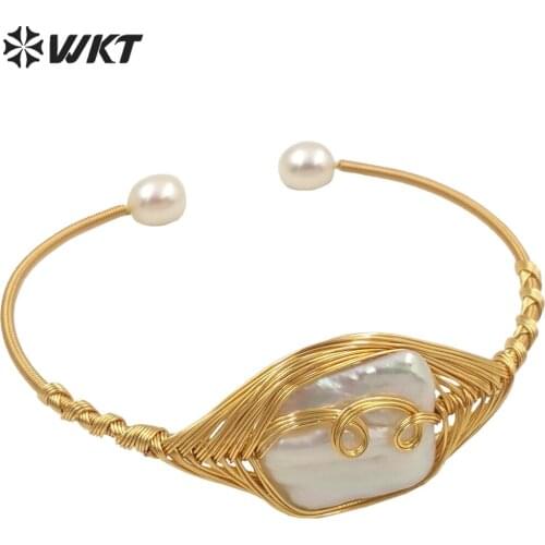 WT-MPB037 Unique handmade wire wrapped gold electroplated mother of pearl bangle Gorgeous women natural big pearl wrapped bangle
