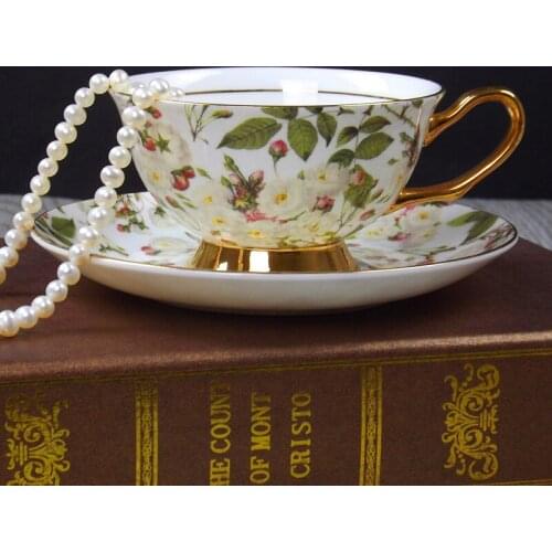 Royal Style Golden Top Grade Bone China Coffee Cup Elegant European Tea Cup Set And Saucer Afternoon Tea Teacup Nice Gift