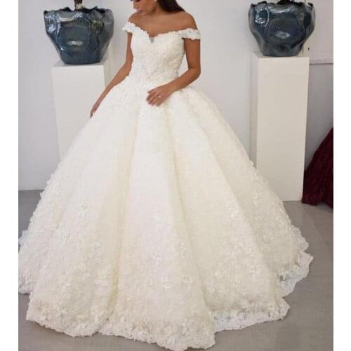 Dubai Off Shoulder Lace Ball Gown Wedding Dresses 2021 with Beaded Appliques Sweep Train Plus Size Vintage Designer Bridal Gown