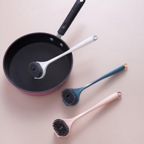 Hangable Household Kitchen Cleaning Pot Brush Non-stick Oil Bowl Brush with Long Handle Injectable Detergent Pot Brush