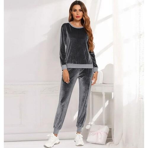 2 Pieces Winter Women Thicken Warm Soft Pajamas Female Flannel Pajamas Set Mujer Long Sleeve Sleepwear for Girls Ladies Pyjamas