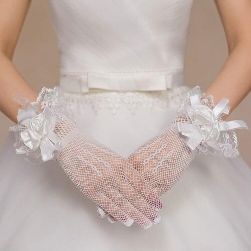 Simple Short Spring Summer BridalGloves Artificial Flowers New Wedding Dress Bride Glove in Stock