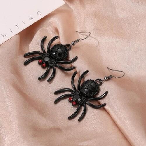 1Pair Hip Hop Style Drop Earrings Creative Spider Shaped Pendant Design Neo-Gothic Night Club Accessories Halloween Jewelly