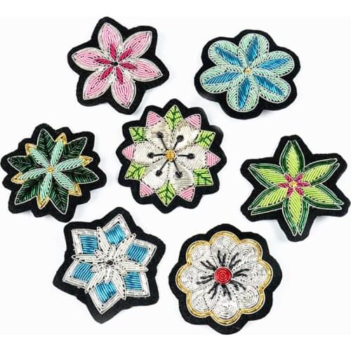 Maxsin 1 Pcs High Quality Handmade Embroidered Indian Silk Colored Flowers Brooch Garment Accessories Pin Decorative Patch DIY