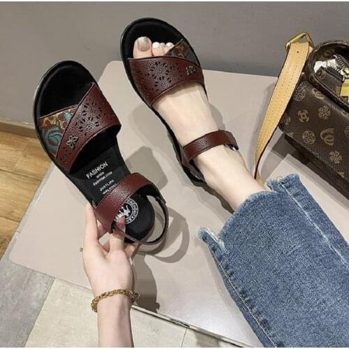 ZZPOHE High Quality Summer Women Sandals Soft Leather Soft Casual Sandals Ladies Flat Comfortable Mother Shoes Female Shoes