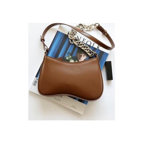2021 new fashion simple leather commuter bag one-shoulder hand-held chain armpit shaped bag