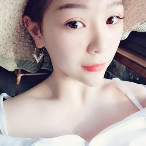 In 2019, the newly designed brand summer simple new V-shaped earrings for women