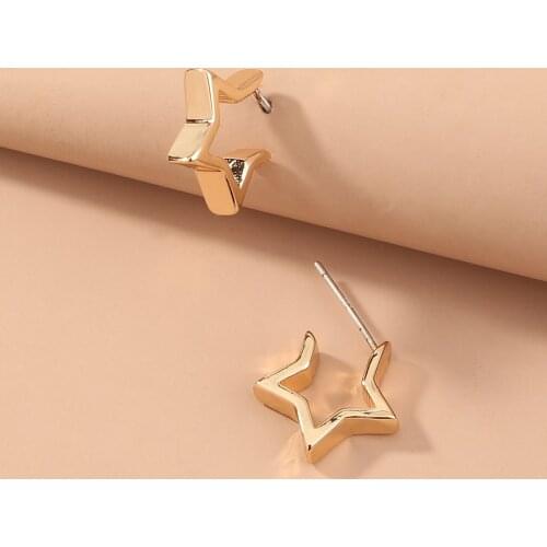 Statement C Shape Stainless Steel Stud Earrings for Women Gold Metal Star Simple Texture Earrings