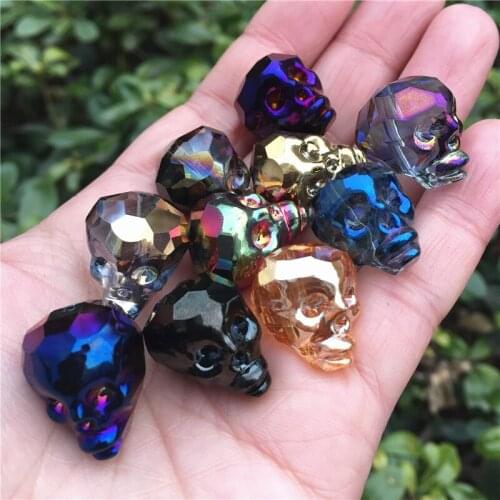 5pcs Different Color Mini Size Angel Aura Crystal Skull Pandent With Hole Hand Carved Figurine Home Decoration Collection