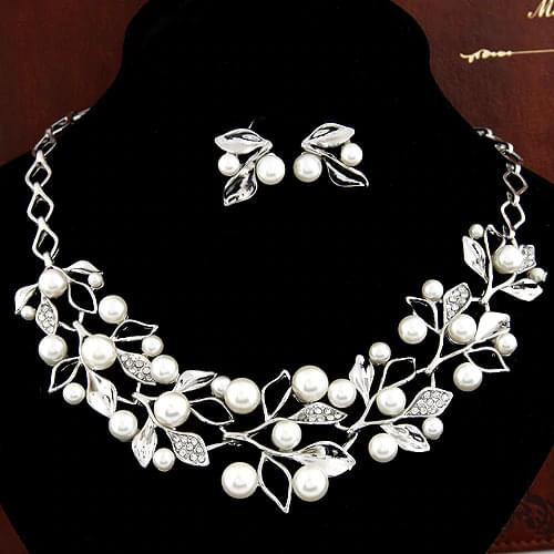 Hot Imitation Pearl Wedding Necklace Earring Sets Bridal Jewelry Sets for Women Elegant Party Gift Fashion Costume