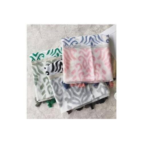 2017 Newest Totem Print Tassel Scarf Women Geometry Print Cotton Voile Scarf Shawls Long Scarves 6 Color Free Shipping