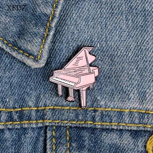 XEDZ New pink piano brooch fashion personality cartoon fun support piano badge jewelry denim clothing backpack pendant gift