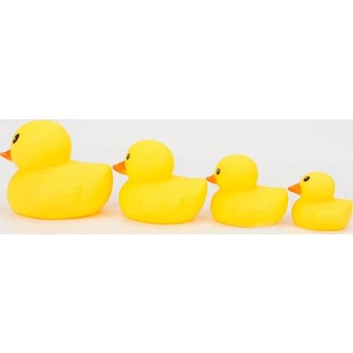 Cute Baby rattle Bath toy Squeeze animal Rubber toy duck BB Bathing water toy Race Squeaky Yellow Duck Classic Toys Reborn gift