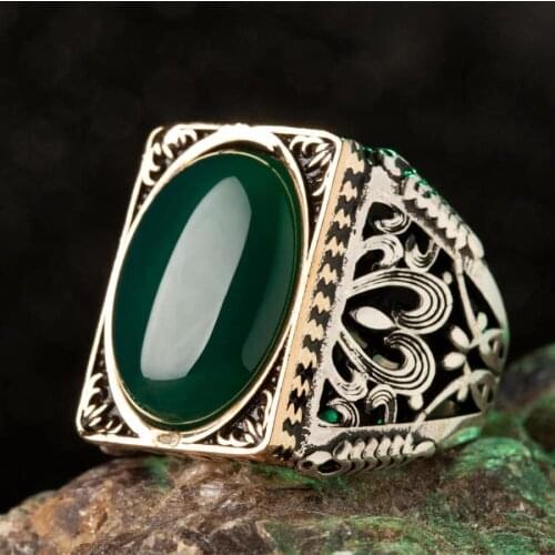 925 Sterling Silver Mens Ring with Green Agate Stone on Rectangular Platform Exclusive Ring for Men