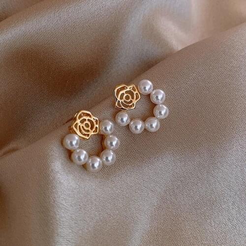 2021 New Classic Pearl Round Stud Earrings Fashion Korean women jewelry lady temperament small earrings accessories