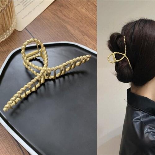 Vintage Solid Color Twisted Metal Hair Claws for Women Girls Kids Barrette Hairpin Hair Clips Accessories 2021 New Arrival Trend