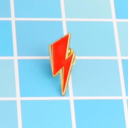 Creative Red Lightning Phnom Penh Enamel Alloy Brooch Jewelry Punk Denim Pendant Clothes Badge Jewelry Gift for Friends