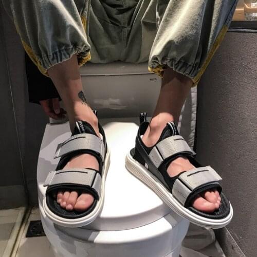 2019 New Mens Shoes Retro Sandals Sports Ins Casual Magic Stickers Net Red Non-slip Slippers Tide