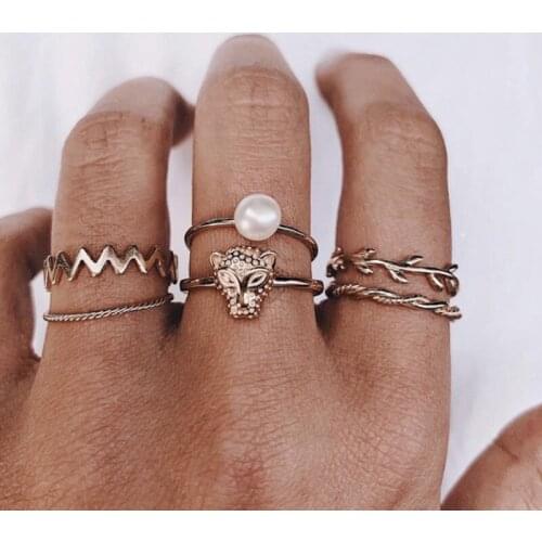 ALYXUY 6 Pieces Pearl Joint Ring Set Animal Leopard Leaf Wave Twist Ring Creative Retro Jewelry for Women Girls Accessories