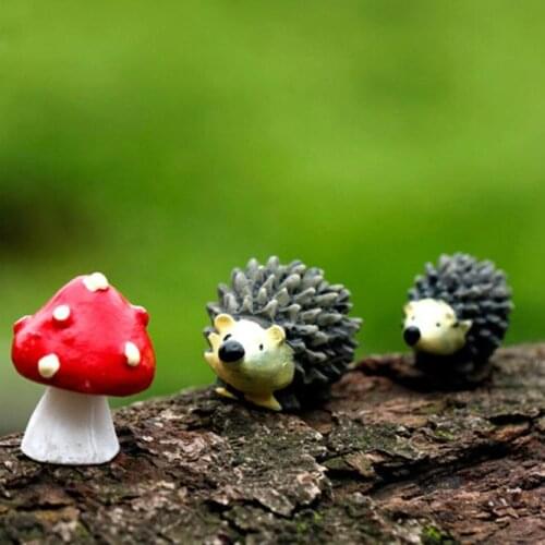 3Pc/Set Garden Moss Resin Crafts Artificial Mini Hedgehog Red Dot Mushroom Miniature Ornament Hedgehog Decor Fairy Garden