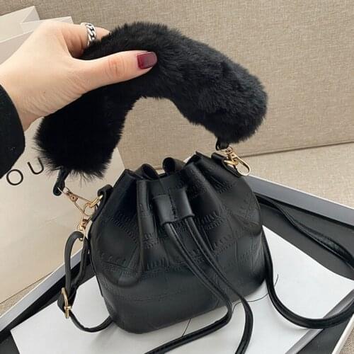 2021 New Winter Shoulder Bag Plush Top Handle Handbags Fashion Crossbody Bags For Women Small Bucket Bag Ladies Tote