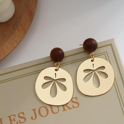Wholesale wood Round shaped ball stud earring hollow leaf Charms stainless steel drop dangle earrings for Women earrings