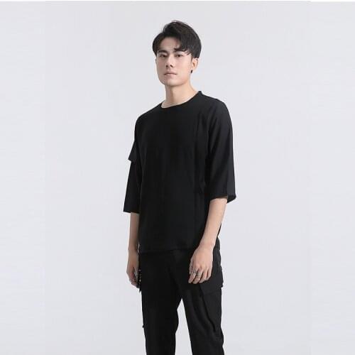 Dark-colored short-sleeved tee with irregular stitching Zipper