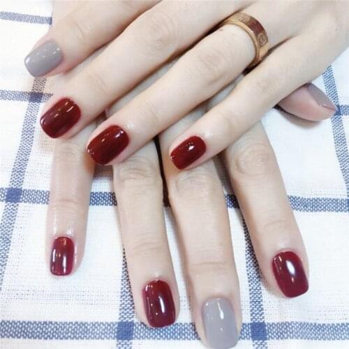 24Pcs Simple fake press on nails Vintage Wine Red Gray Jump Color Solid Square Artificial Nail Tips with Glue for Office Home