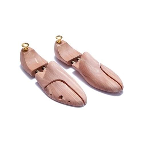 1PAIR High quality wooden shoe trees stretcher natural cedar from New Zealand imports deodorizing function wood craft W0010