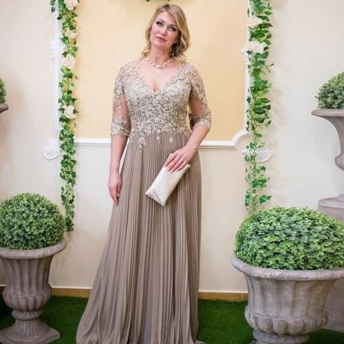 Custom Made V Neck Mother of the Bride Dresse Floor Length with 3/4 Sleeves Lace and Chiffon Wedding Party Gowns Plus Size 2021